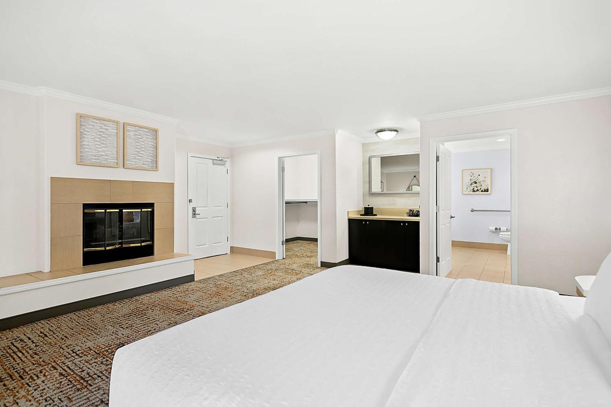 Hampton Inn Morgan Hill Exteriör bild